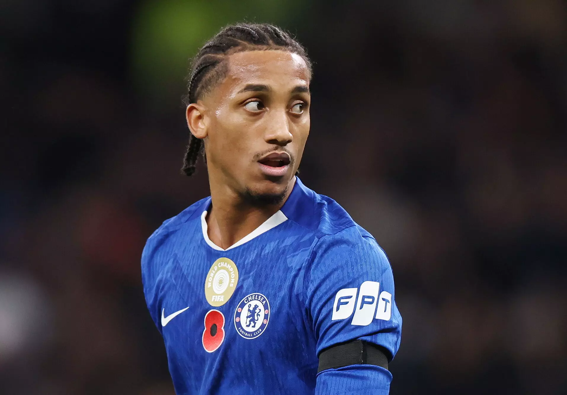 برشلونة يُفكر في جواو بيدرو لتعزيز خط الهجوم في الموسم المقبل