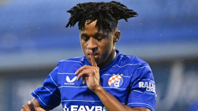 فاريلا يتألق تحت أنظار أنغولا وبرشلونة في مسار حاسم