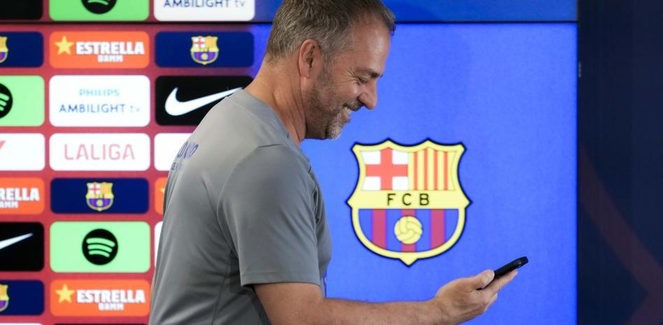 برشلونة يتطلع إلى الأمام: فليك يشدد على ضرورة اتخاذ خطوات إضافية