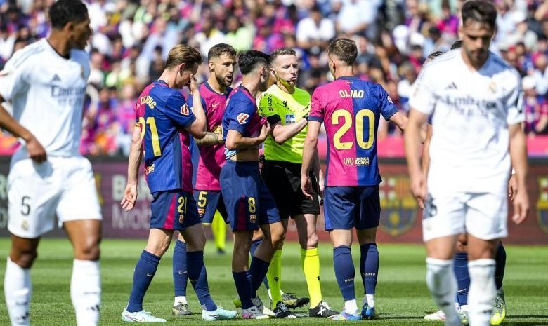 هيرنانديز يُدير الكلاسيكو بين برشلونة ومدريد في قمة مثيرة