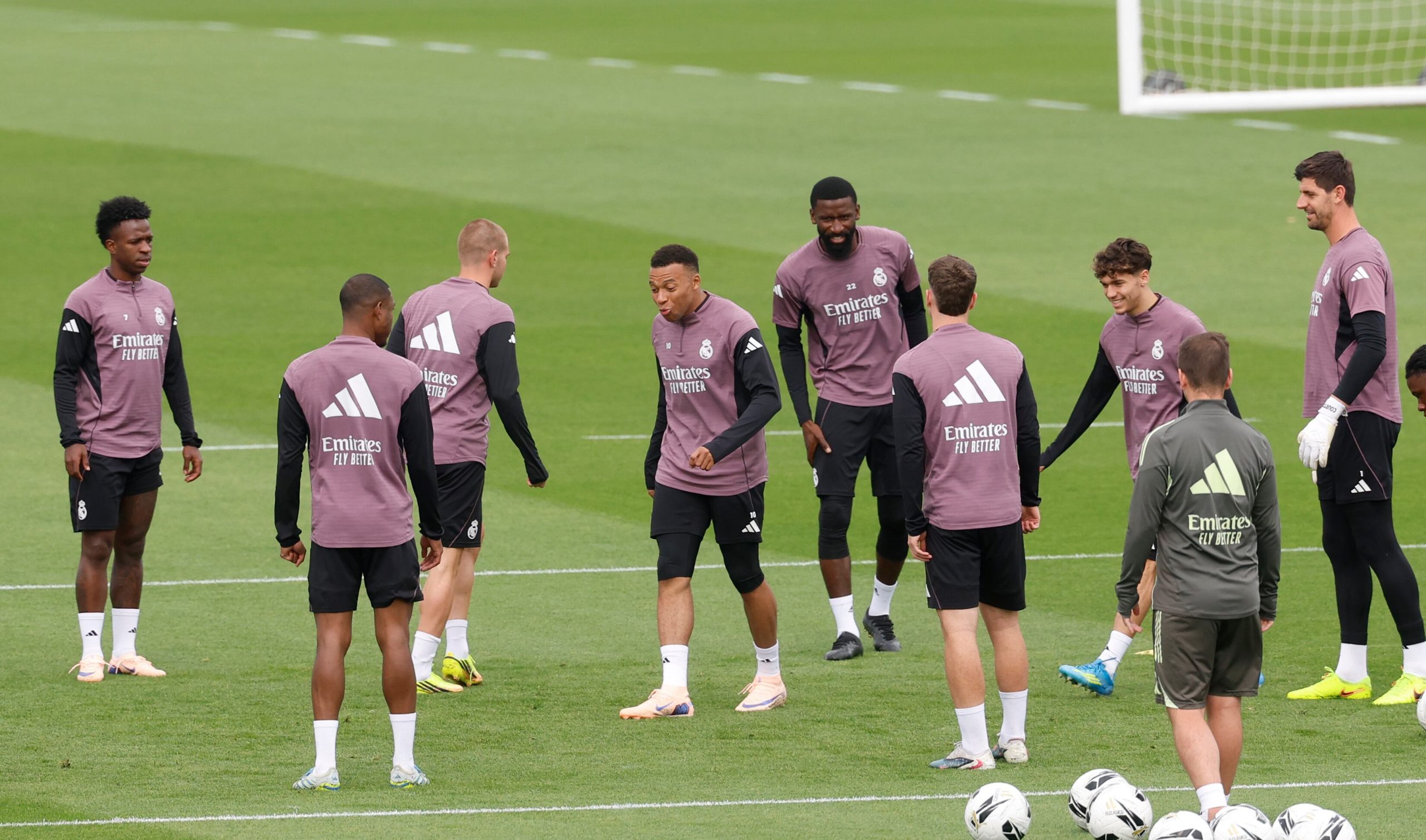 ريال مدريد يُؤكد: احترموا التاريخ وابقوا متفائلين قبل الكلاسيكو