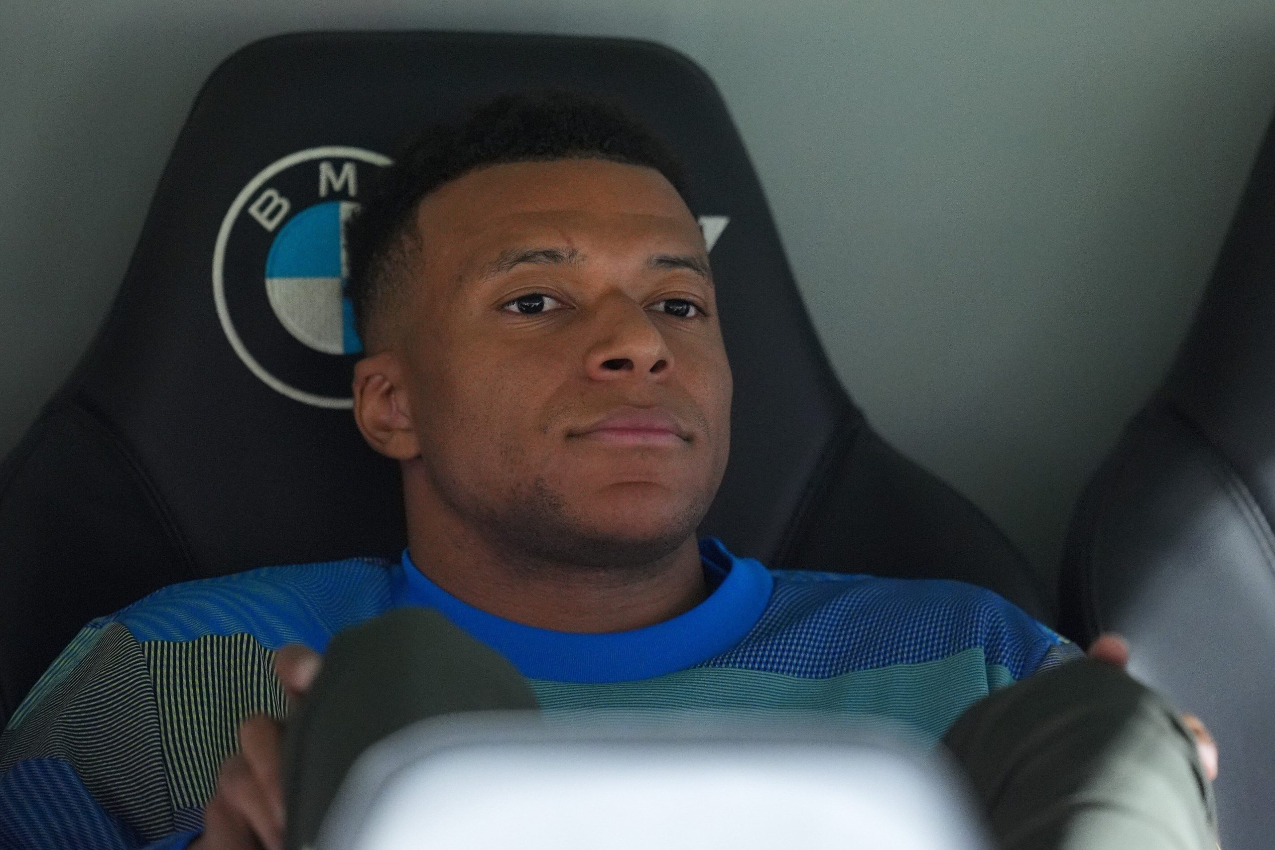 ريال مدريد يُظهر دعم الجماهير رغم غضب البرنابيو من مبابي