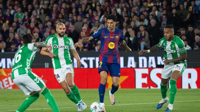 برشلونة يُعزز آماله في ضم كانسيلو بتفاوض مثير مع الهلال