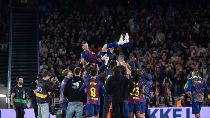 ليفاندوفسكي يُؤكد للاعبي برشلونة: أنتم مستعدون للفوز بدوري الأبطال