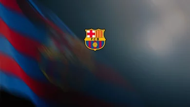 فيفرمين لوبيز يُشجع زملاءه بالعكازات خلال تدريبات برشلونة الأخيرة