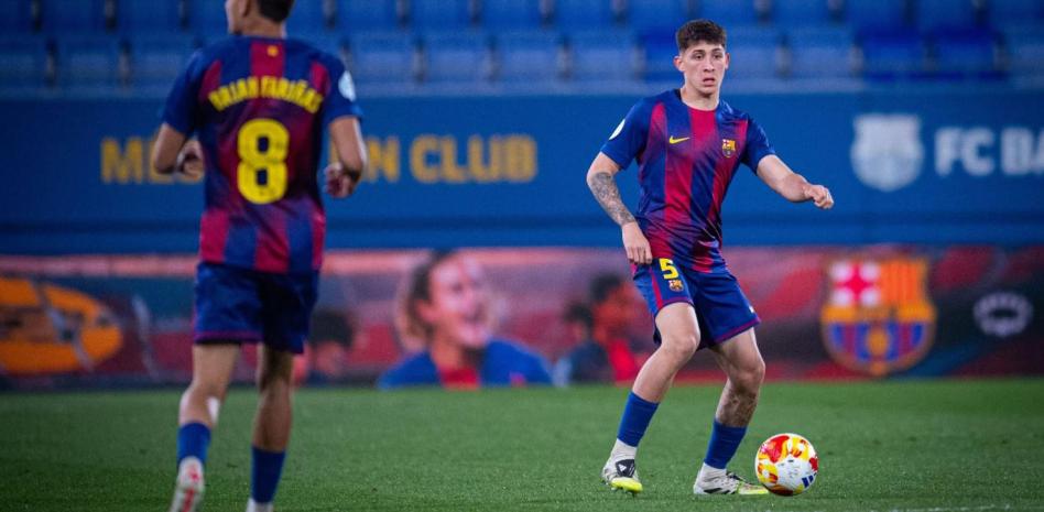 برشلونة يُعيد تقييم خيار شراء باسيفيكو بعد تعافيه من الإصابة