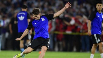 خوليان ألفاريز ينتظر حسم انتقاله إلى برشلونة قبل كأس العالم
