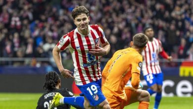 برشلونة يُقدم عرضاً ضخماً بقيمة 100 مليون يورو لخوليان ألفاريز