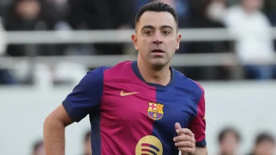 برشلونة يُبعد تشافي عن مباريات أساطير النادي بسبب تصرفاته